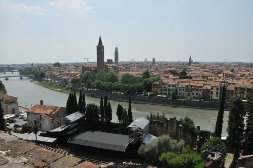 L'eccezionale panorama sulla città di Verona che si gode dal rinnovato museo Archeologico al Teatro Romano di Verona